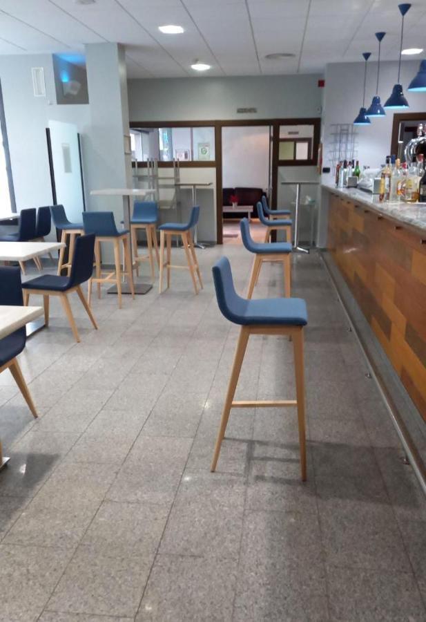 Visit Hotel Caspe Zewnętrze zdjęcie