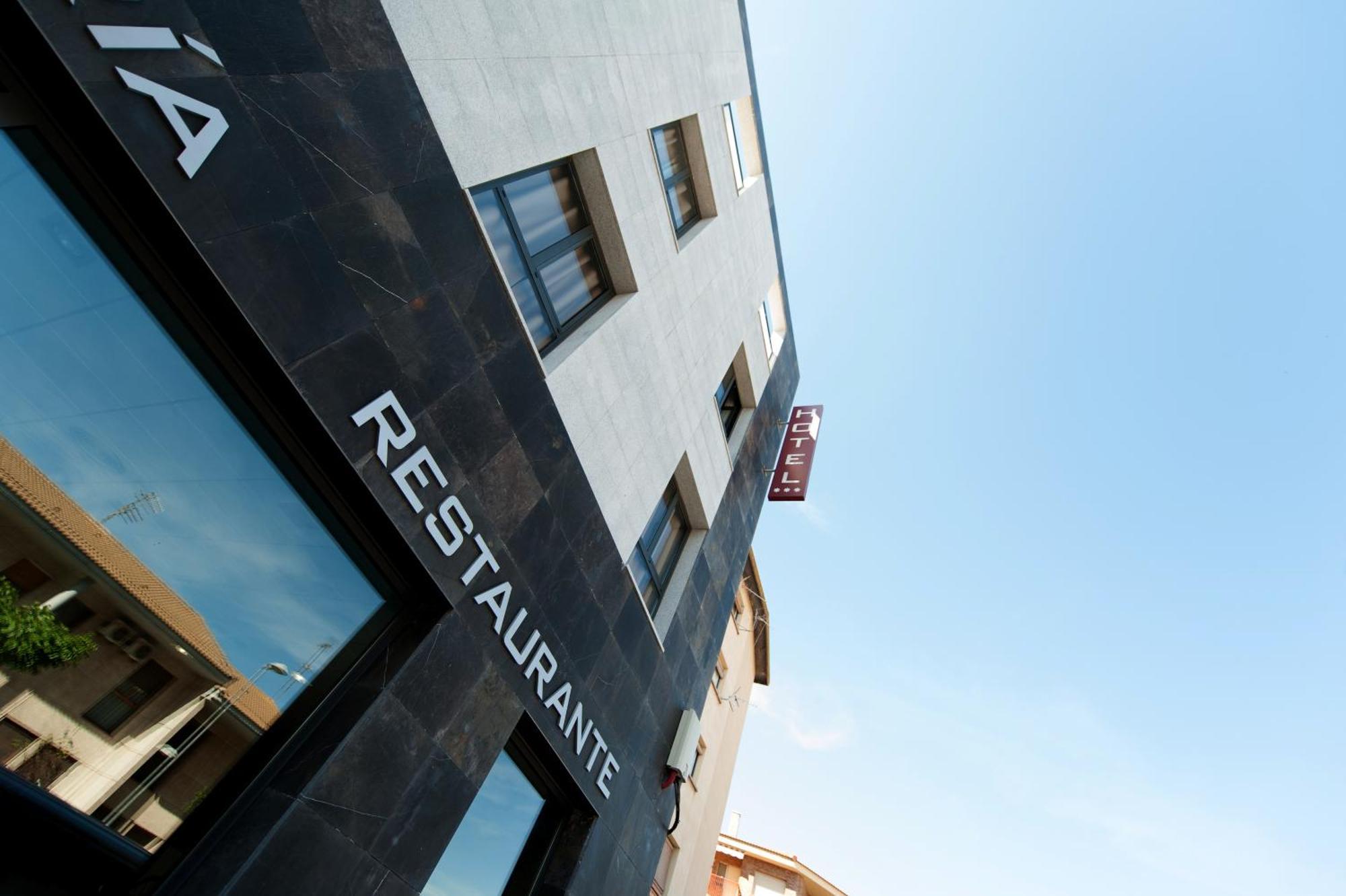 Visit Hotel Caspe Zewnętrze zdjęcie